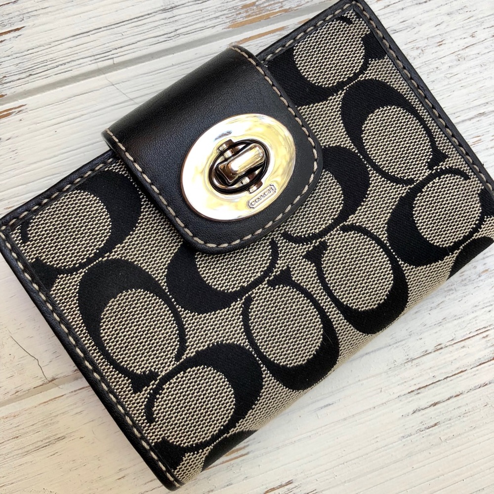 Coach Signature Canvas Turnlock Wallet
